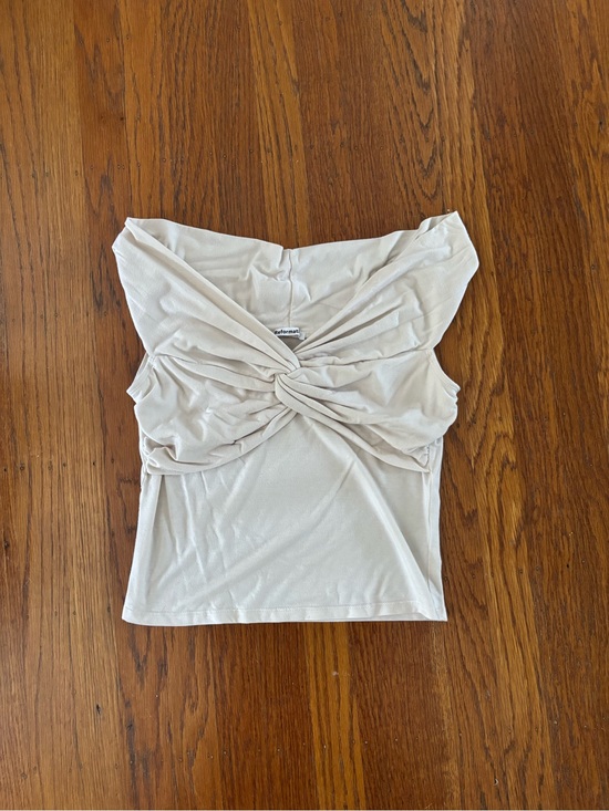 Reformation Tops - Reformation Twist-Knot Off-Shoulder Camisole in Light Cream